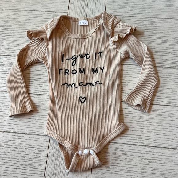 One piece baby garment w/ cute flutter sleeves. I‎ Got It From My Mama. 6-12 mos - Picture 1 of 5